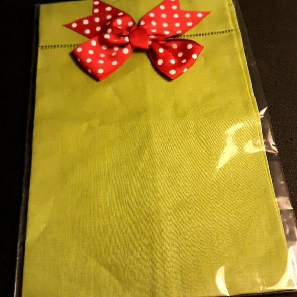 Sassy's Hand Towels  - Picture 1 of 3